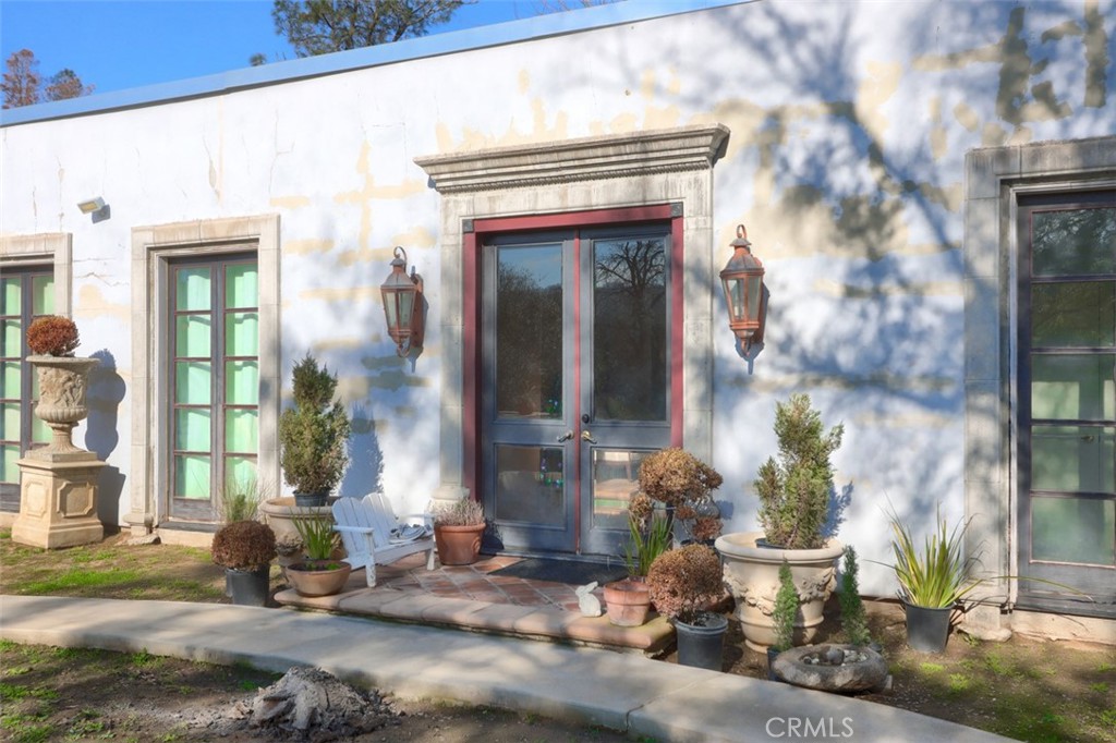 A property available for sale at 40461 Long Hollow Drive, Coarsegold, CA 93614.