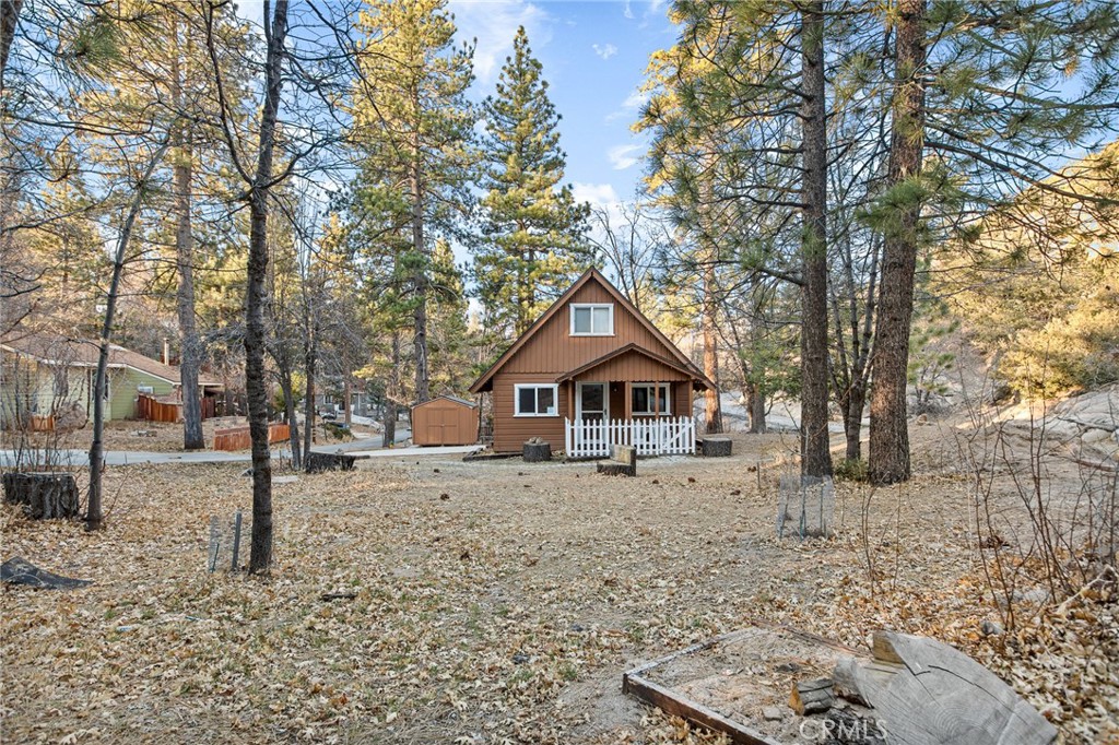 A property available for sale at 32800 Badger Lane, Arrowbear, CA 92382.