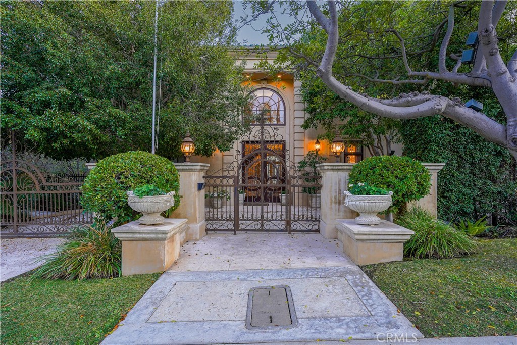 A property available for sale at 1700 Green Acres Drive, Beverly Hills, CA 90210.