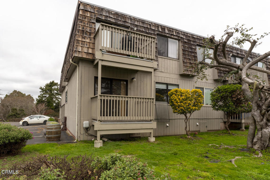 A property available for sale at 511 Cypress Street 13, Fort Bragg, CA 95437.