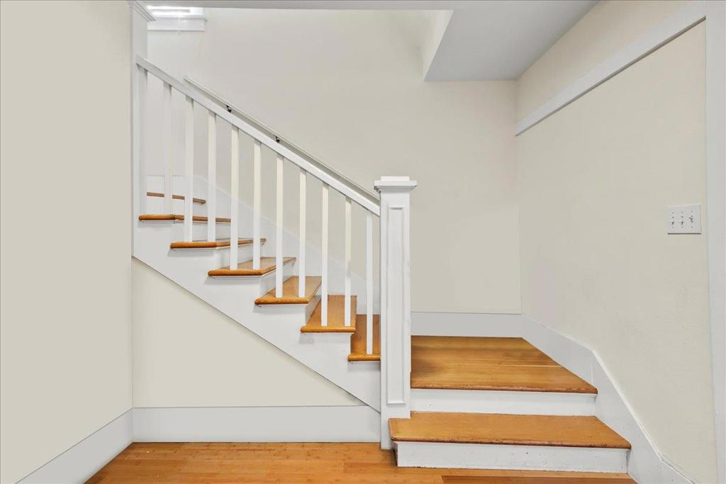 A property available for sale at 262 Hawthorne Avenue, Palo Alto, CA 94301.