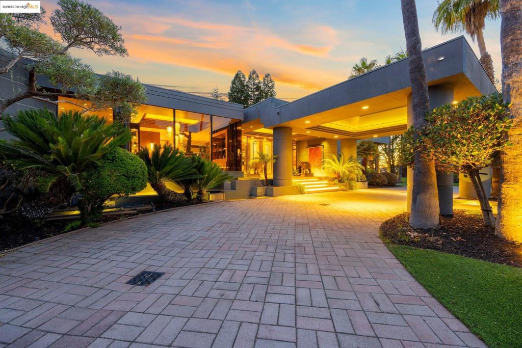 A property available for sale at 61 Eagle Ridge Pl, Danville, CA 94506.
