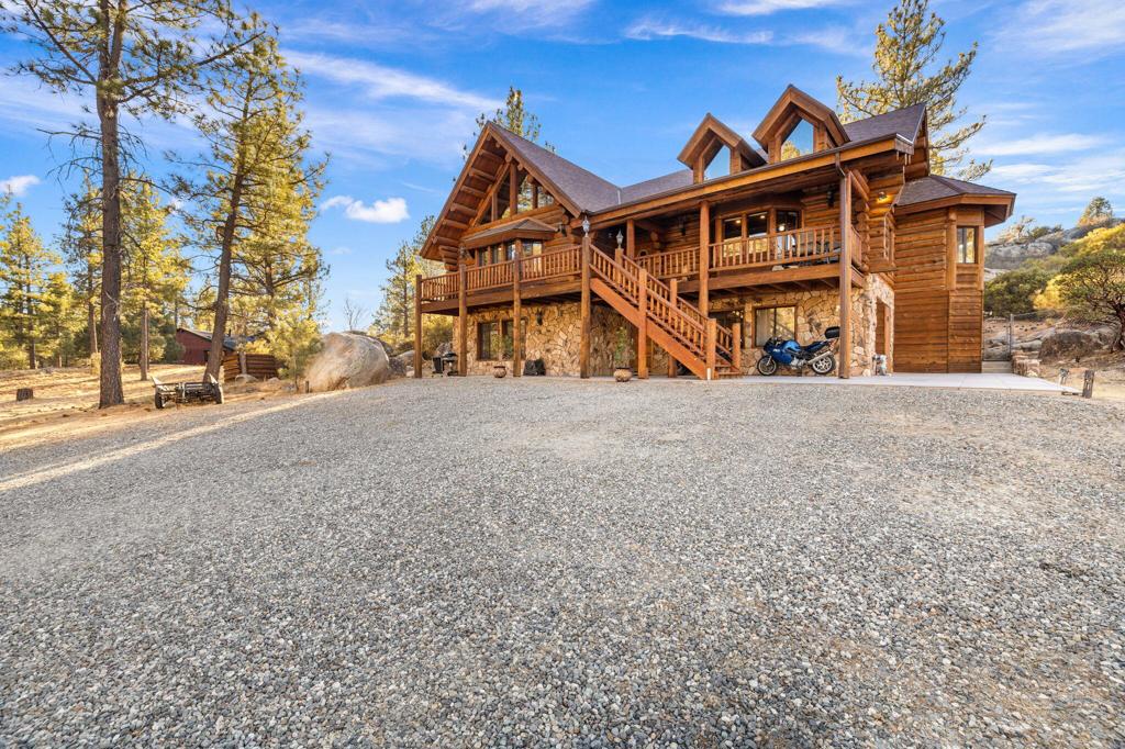 A property available for sale at 60766 Table Mountain Road, Mountain Center, CA 92561.