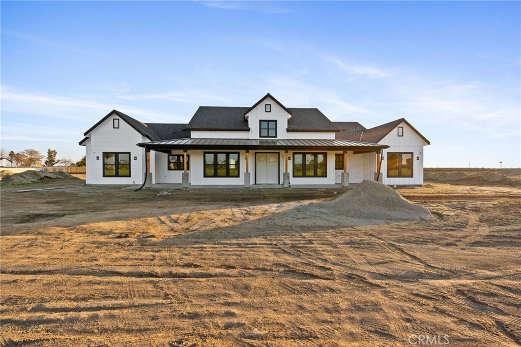 A property available for sale at 605 S Anderson Road, Exeter, CA 93221.