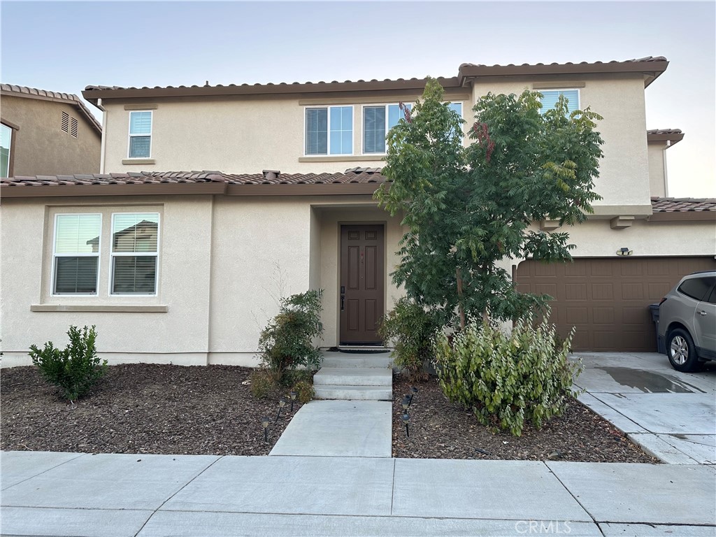 A property available for rent at 736 Iris Drive, Vacaville, CA 95687.