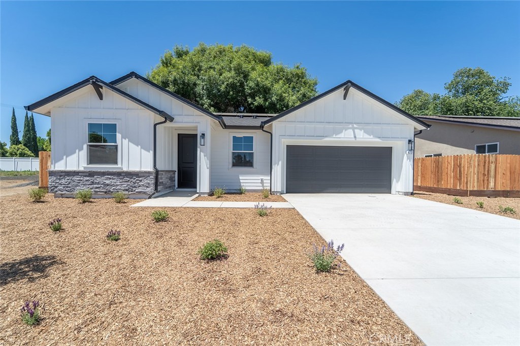 A property available for sale at 822 Tiffani Way, Oakdale, CA 95361.