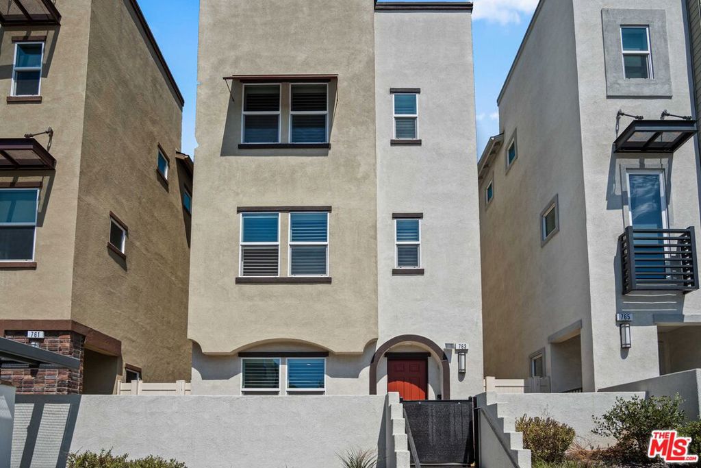 A property available for sale at 763 Sienna Way, Inglewood, CA 90301.