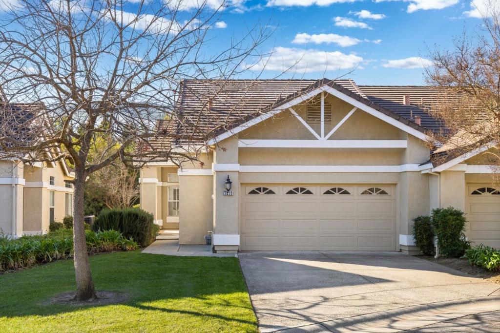 A property available for sale at 3233 Corte Granada, Fairfield, CA 94534.