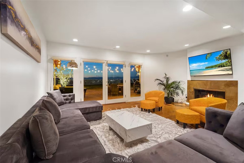 A property available for rent at 4033 Cody Road, Sherman Oaks, CA 91403.