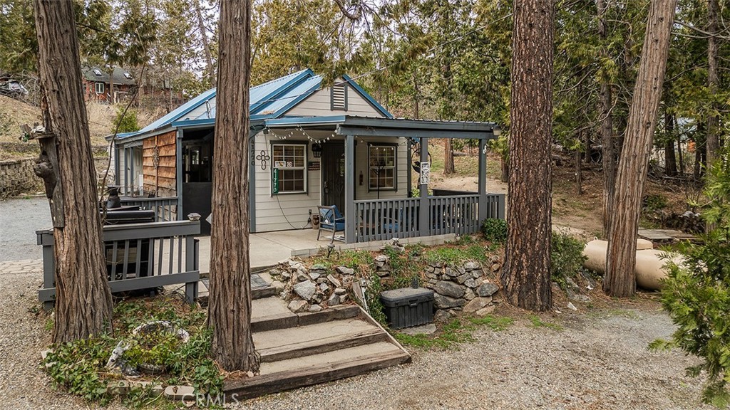 A property available for sale at 41770 Meadow Lane, Auberry, CA 93602.