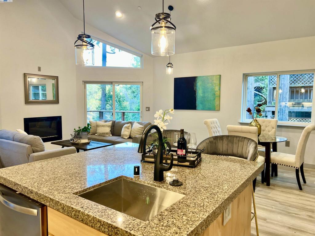 A property available for sale at 20244 Lower Skyridge Dr, Groveland, CA 95321.