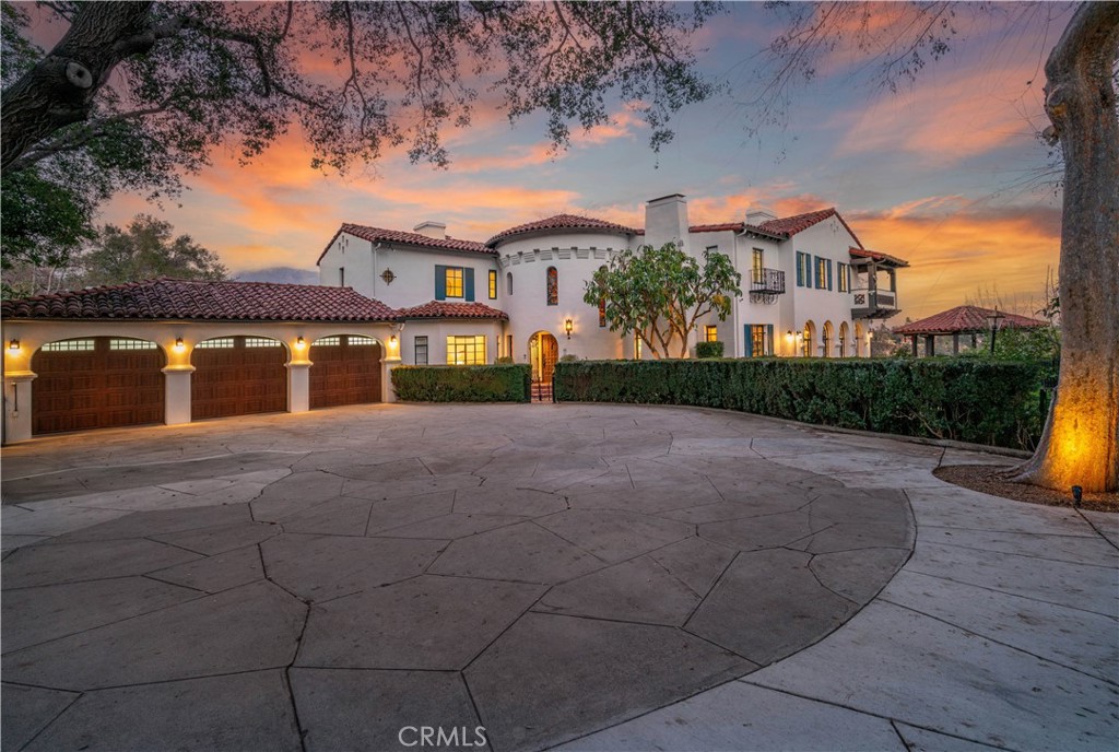 A property available for sale at 1812 Linda Vista Avenue, Pasadena, CA 91103.