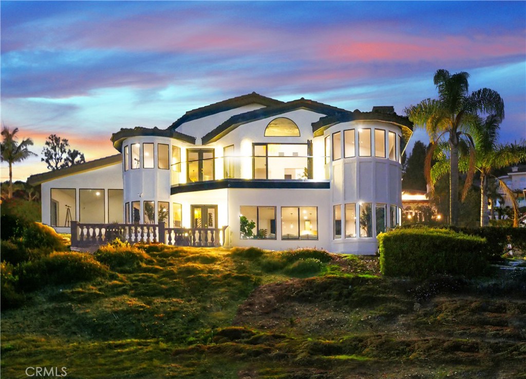 A property available for sale at 32551 Seacliff Drive, Rancho Palos Verdes, CA 90275.