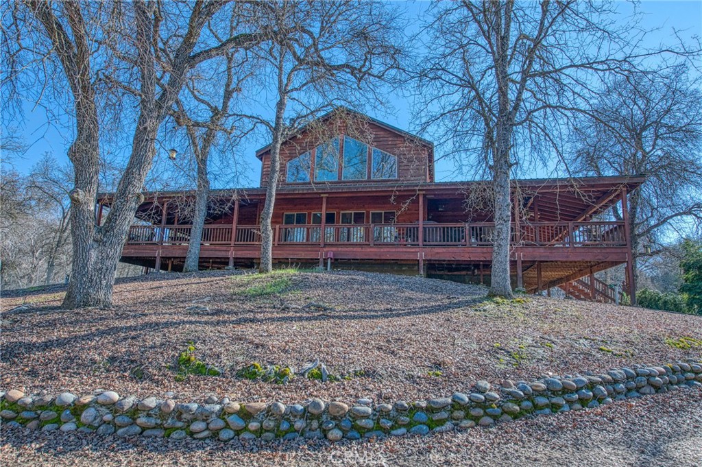 A property available for sale at 36039 Cranmore Ln., Auberry, CA 93602.