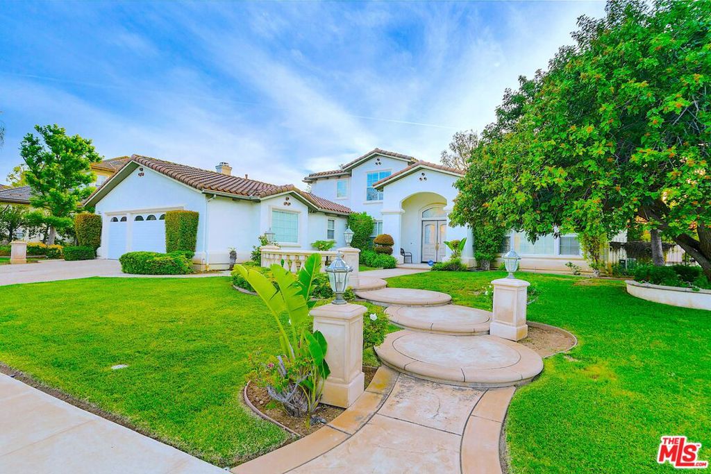 A property available for sale at 633 Noble Road, Simi Valley, CA 93065.
