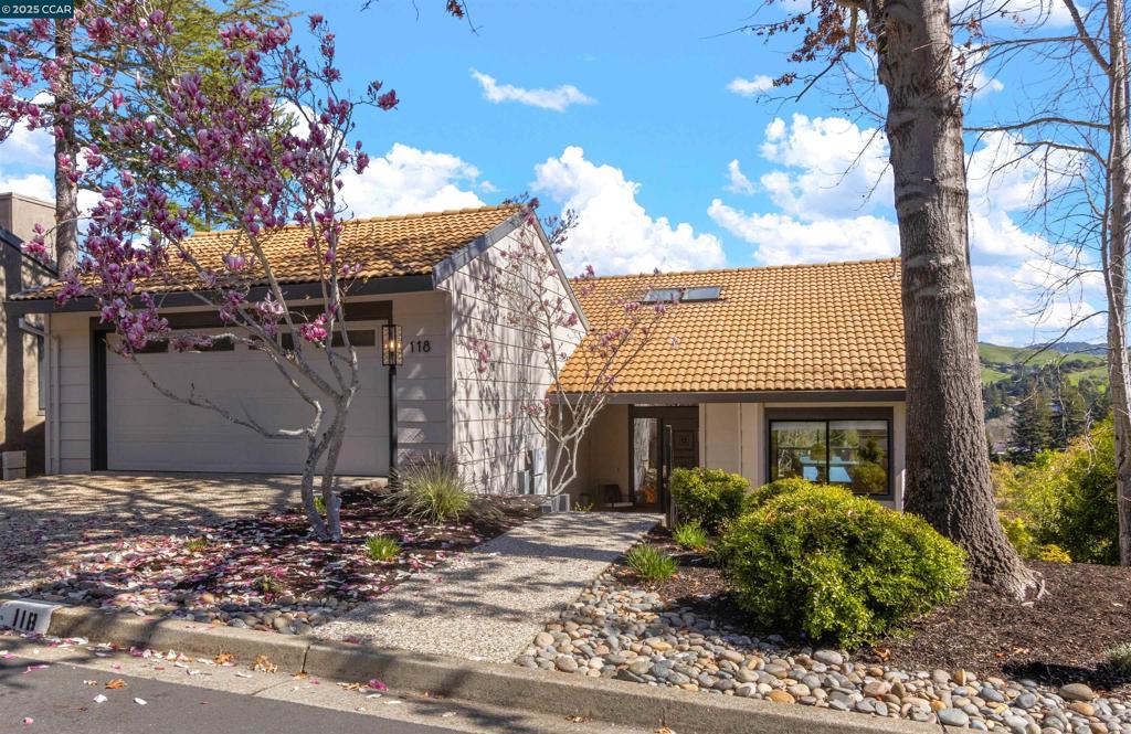 A property available for sale at 118 Merion Terrace, Moraga, CA 94556-1068.