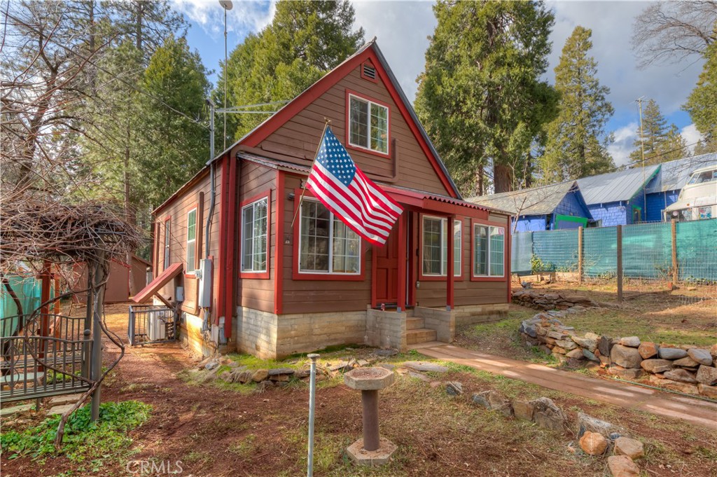 A property available for sale at 17193 Manzanita Street, Stirling City, CA 95978.