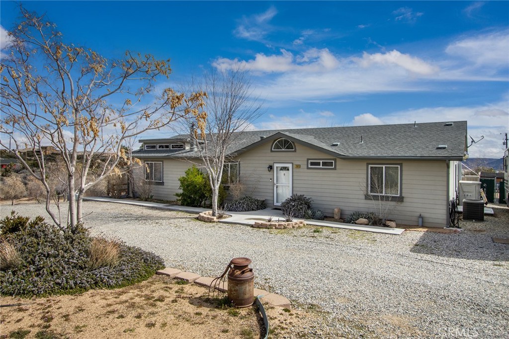 A property available for sale at 2863 Ox Yoke, Pioneertown, CA 92268.
