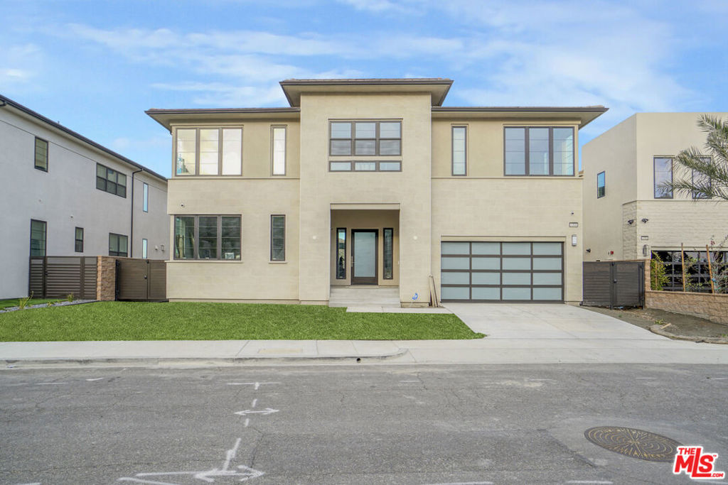 A property available for sale at 11848 N Hillsborough Lane, Porter Ranch, CA 91326.