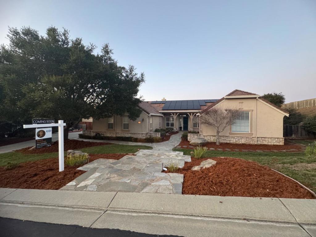 A property available for sale at 820 Via Vaquero Norte, San Juan Bautista, CA 95045.