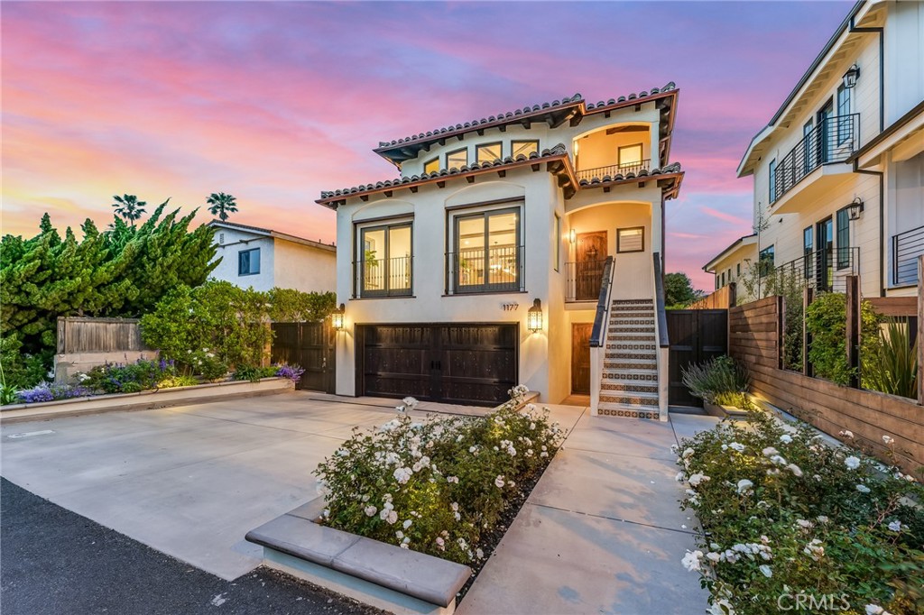 A property available for sale at 1177 Norwich Lane, Ventura, CA 93001.