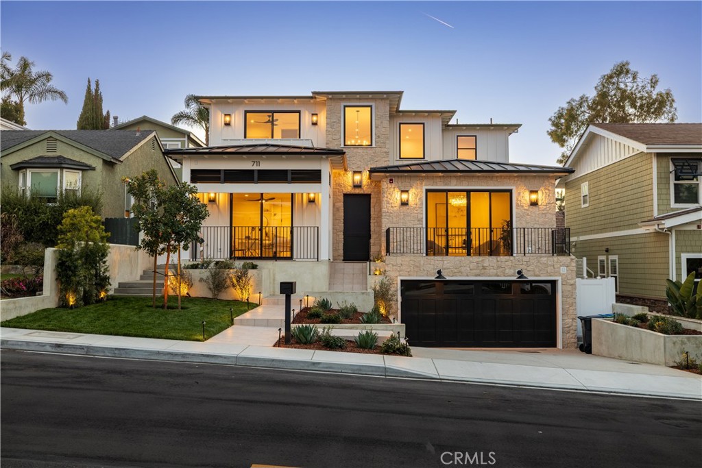 A property available for sale at 711 N Dianthus Street, Manhattan Beach, CA 90266.
