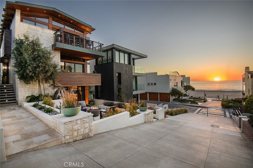 A property available for sale at 120 2nd Street, Manhattan Beach, CA 90266.