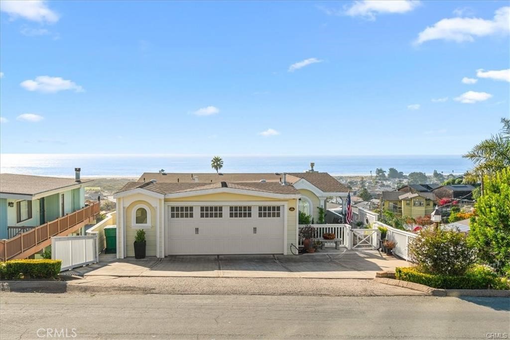 A property available for sale at 2587 Laurel Avenue, Morro Bay, CA 93442.
