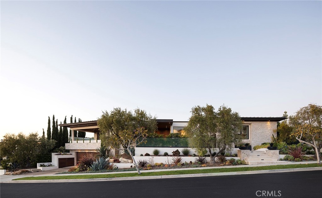 A property available for sale at 4512 Roxbury Road, Corona Del Mar, CA 92625.