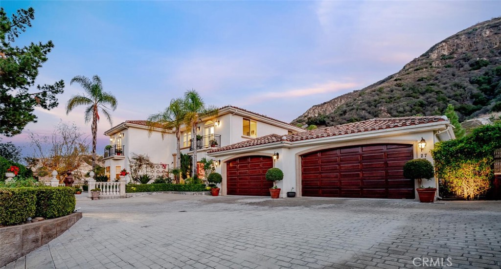 A property available for sale at 27 Round Up Road, Bell Canyon, CA 91307.