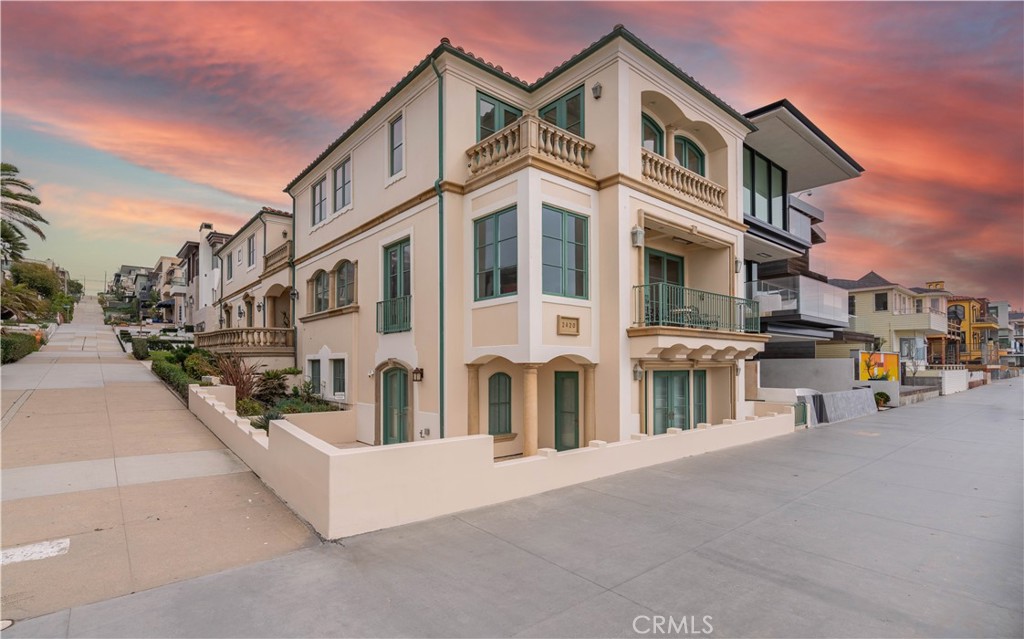A property available for sale at 2420 The Strand, Manhattan Beach, CA 90266.