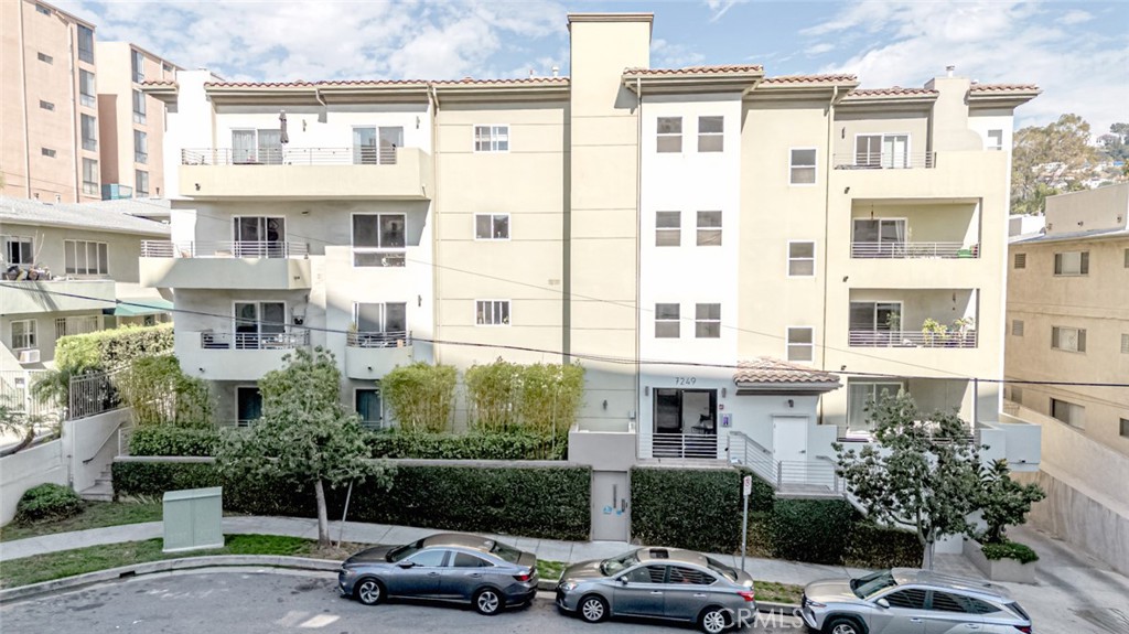 A property available for sale at 7249 Franklin Avenue 205, Hollywood Hills, CA 90046.