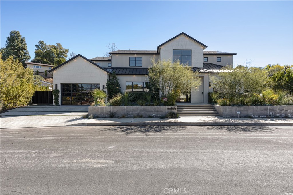 A property available for sale at 4050 Contera Road, Encino, CA 91436.