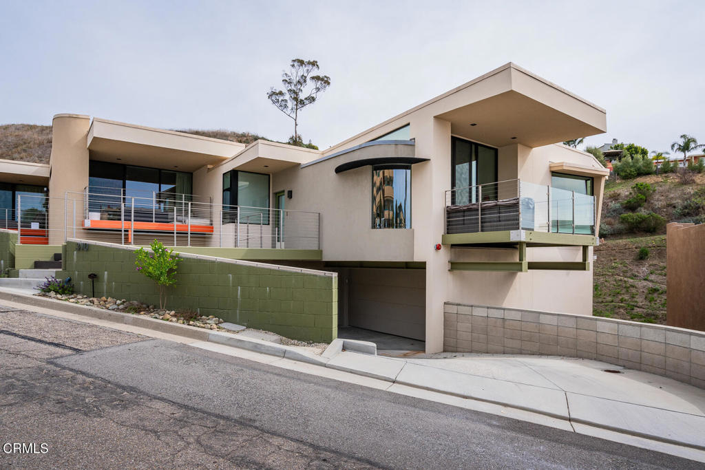 A property available for sale at 310 N Kalorama Street, Ventura, CA 93001.