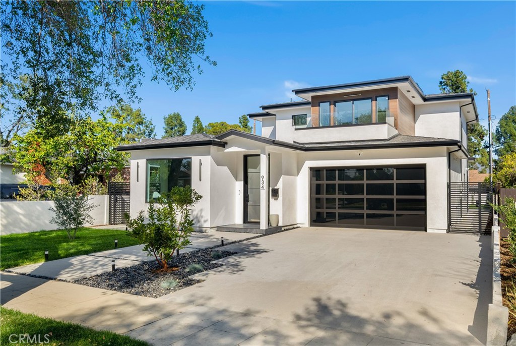 A property available for sale at 934 N Fairview Street, Burbank, CA 91505.