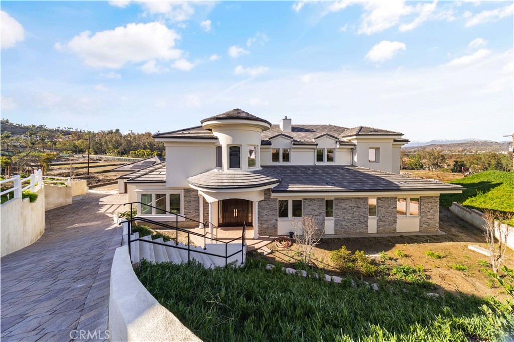 A property available for sale at 1538 Jade Street, North Tustin, CA 92705.