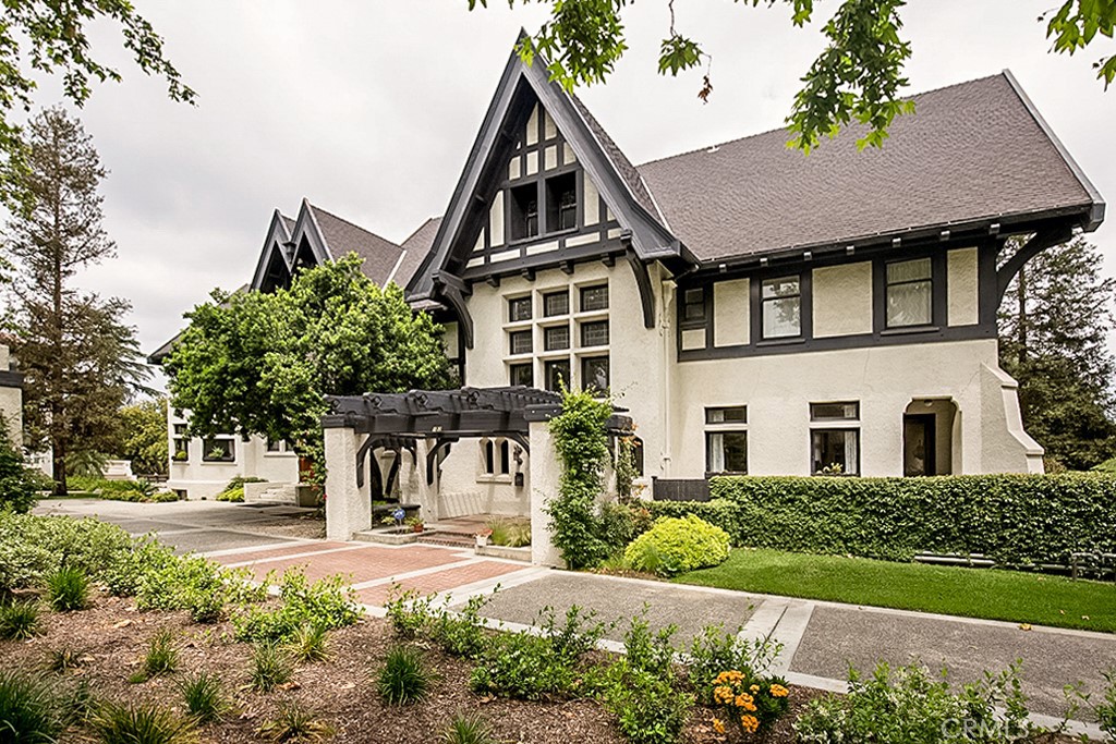 A property available for sale at 182 S Orange Grove Boulevard, Pasadena, CA 91105.