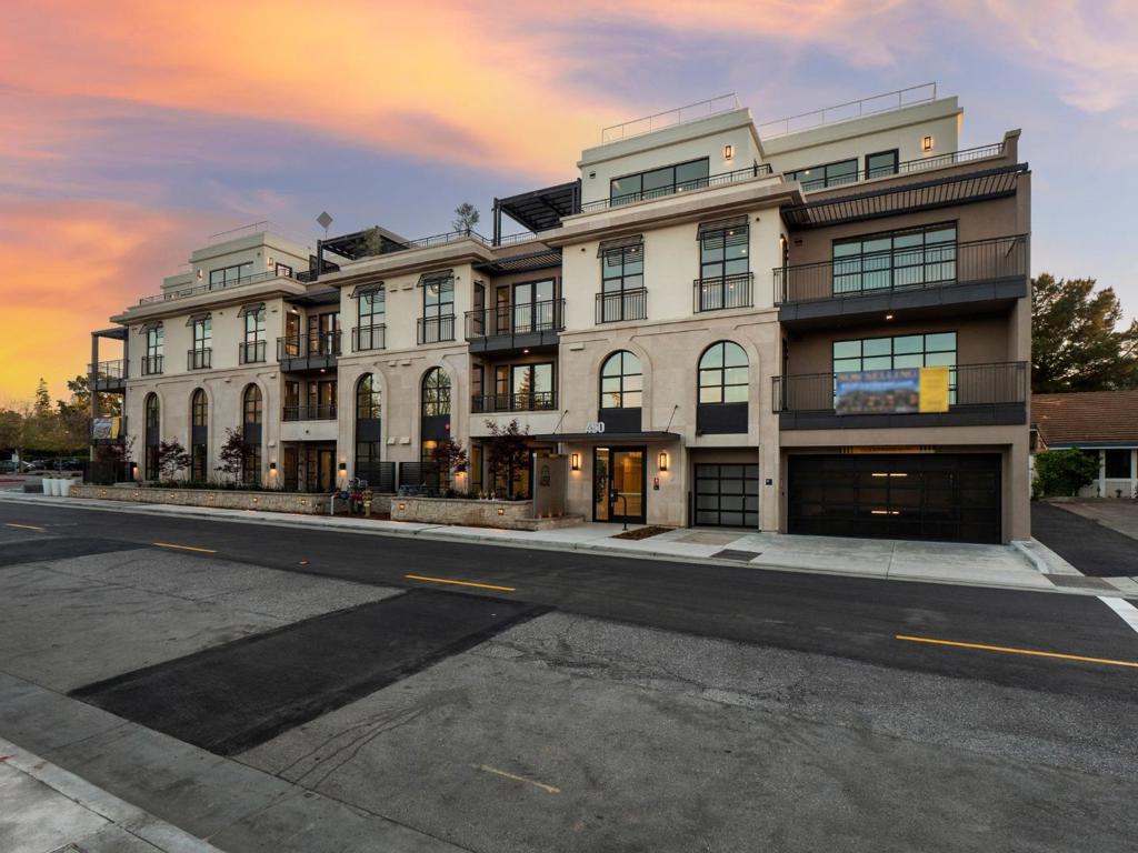 A property available for sale at 450 1st Street 201, Los Altos, CA 94022.