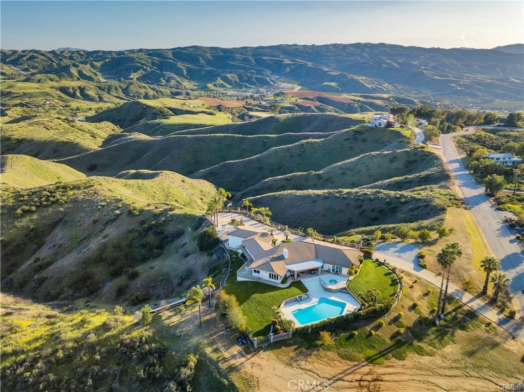 A property available for sale at 109 Edgemont Drive, Redlands, CA 92373.