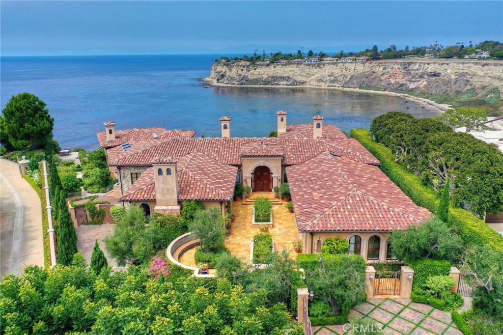 A property available for sale at 2729 Via Oleadas, Palos Verdes Estates, CA 90274.