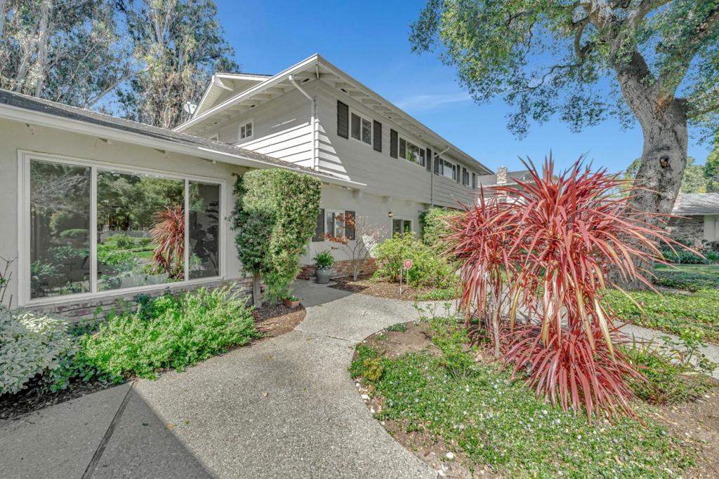 A property available for sale at 208 Ravenswood Avenue, Menlo Park, CA 94025.