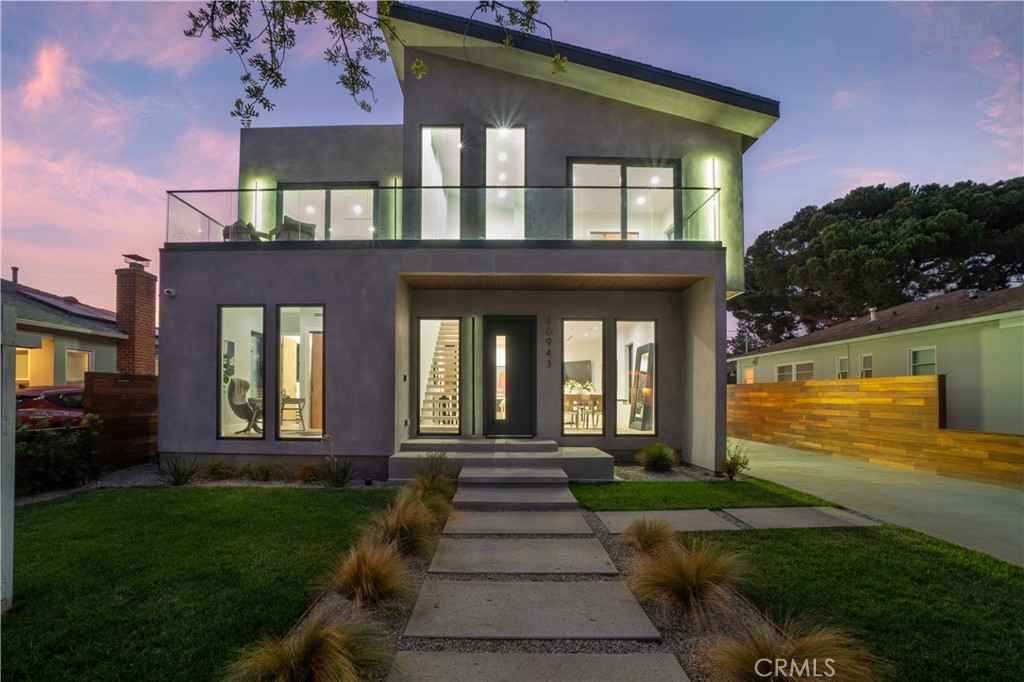 A property available for sale at 10943 Pickford Way, Culver City, CA 90230.