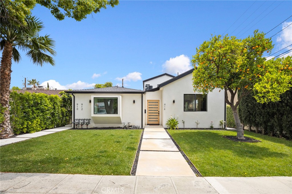 A property available for sale at 914 N Catalina Street, Burbank, CA 91505.