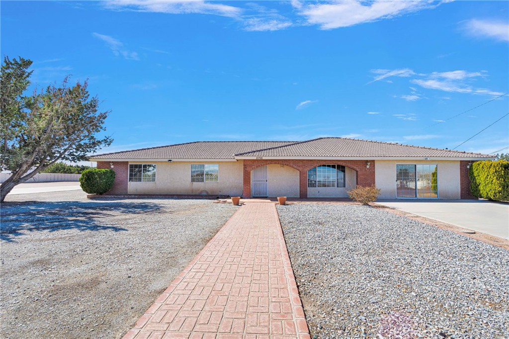 A property available for sale at 8756 Oakwood Avenue, Hesperia, CA 92345.