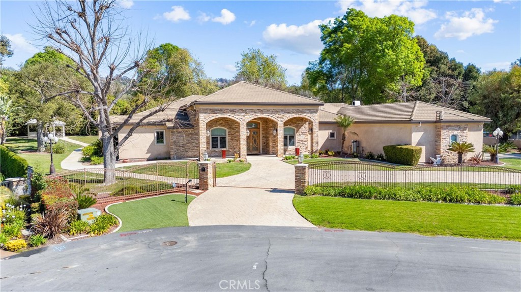 A property available for sale at 279 Shawnan Lane, La Habra Heights, CA 90631.