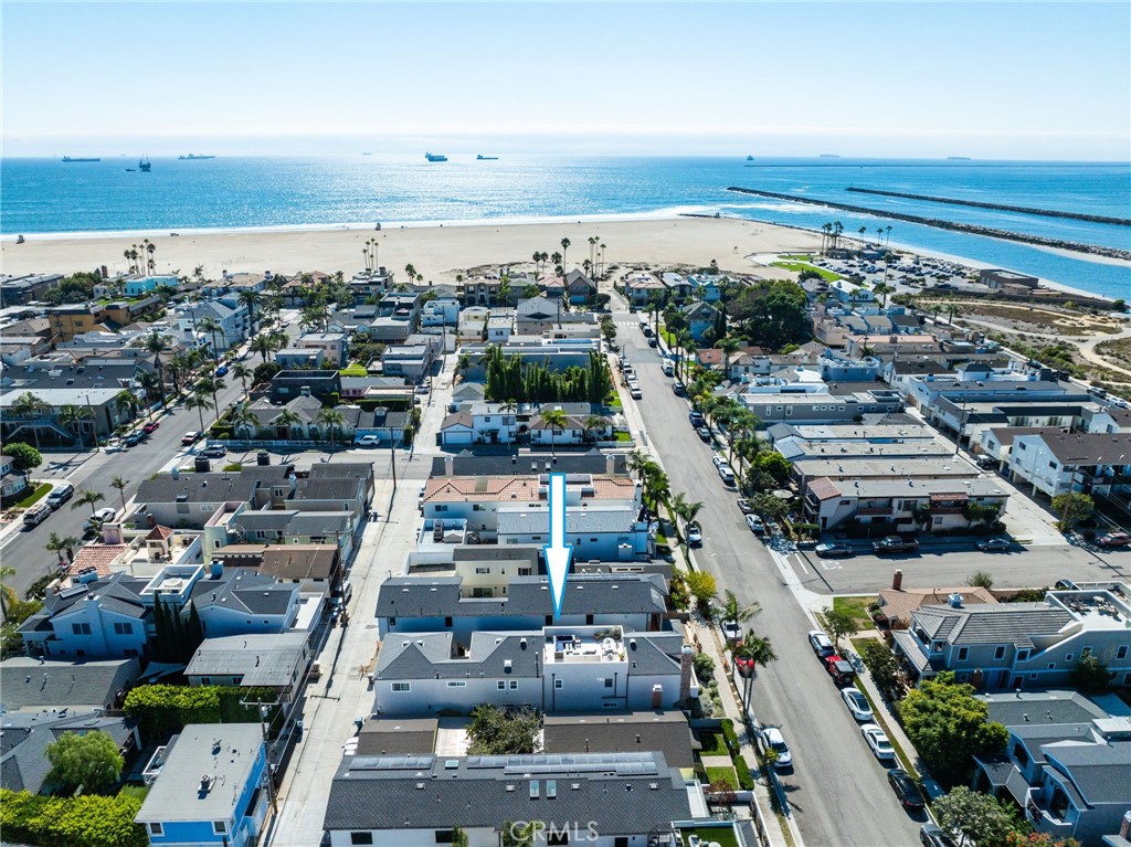 A property available for sale at 212 2nd Street, Seal Beach, CA 90740.