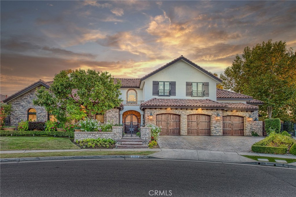 A property available for sale at 2283 E Sarazen Avenue, Fresno, CA 93730.