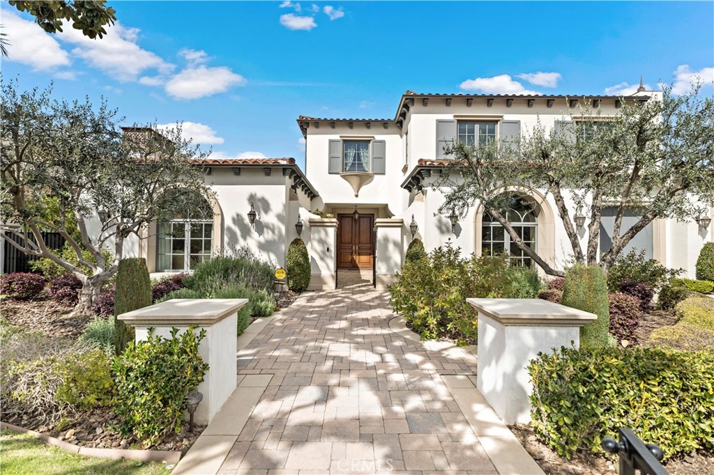 A property available for sale at 263 W Longden Avenue, Arcadia, CA 91007.