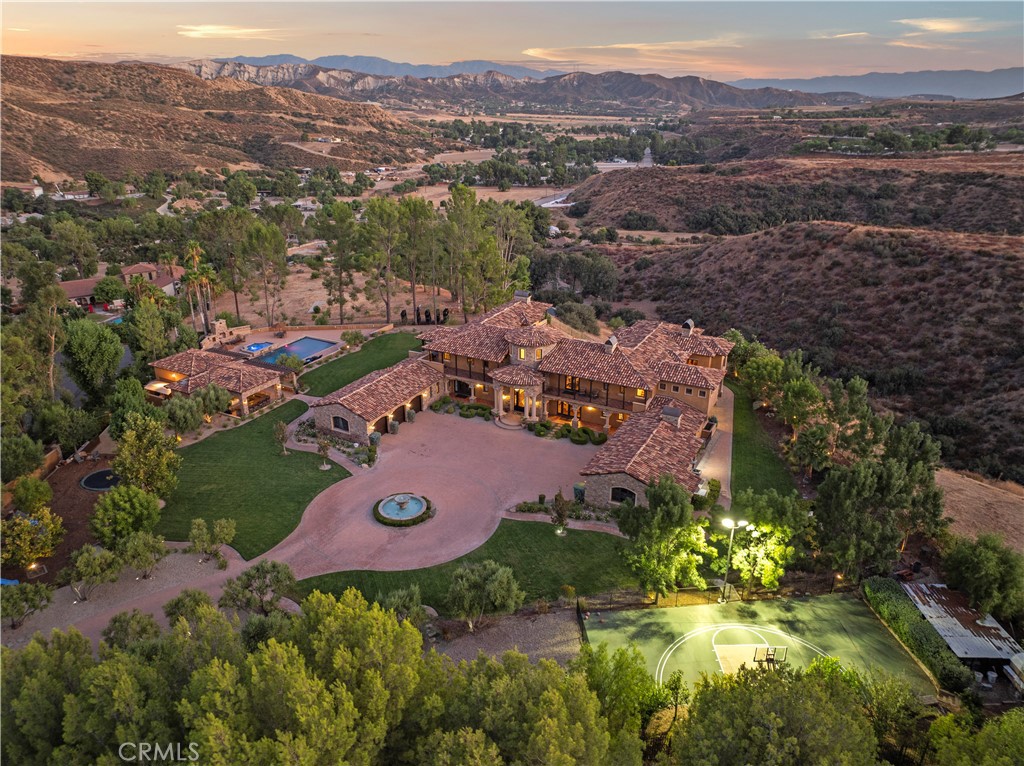A property available for sale at 30419 Heard Drive, Saugus, CA 91390.