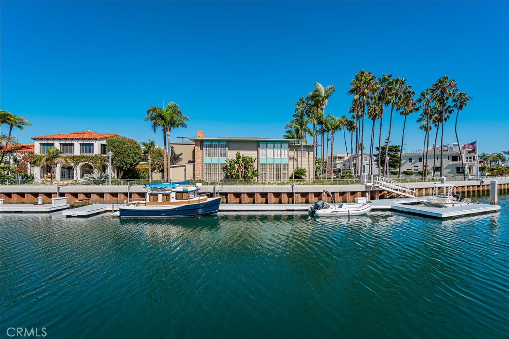 A property available for sale at 15 The Colonnade, Long Beach, CA 90803.